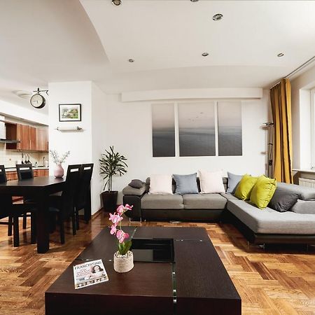 Lumina Spacious Apartment Near The Railway Station ワルシャワ エクステリア 写真