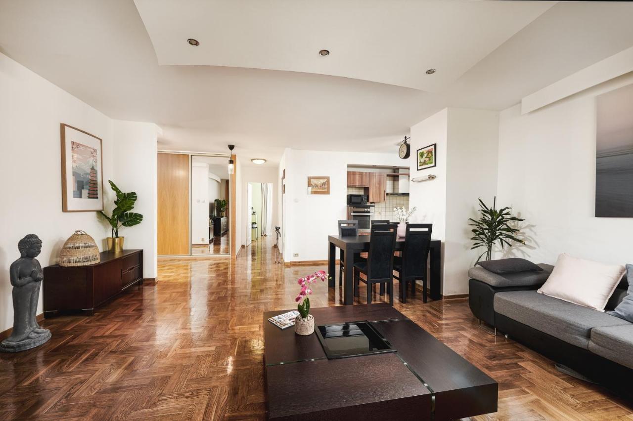 Lumina Spacious Apartment Near The Railway Station ワルシャワ エクステリア 写真