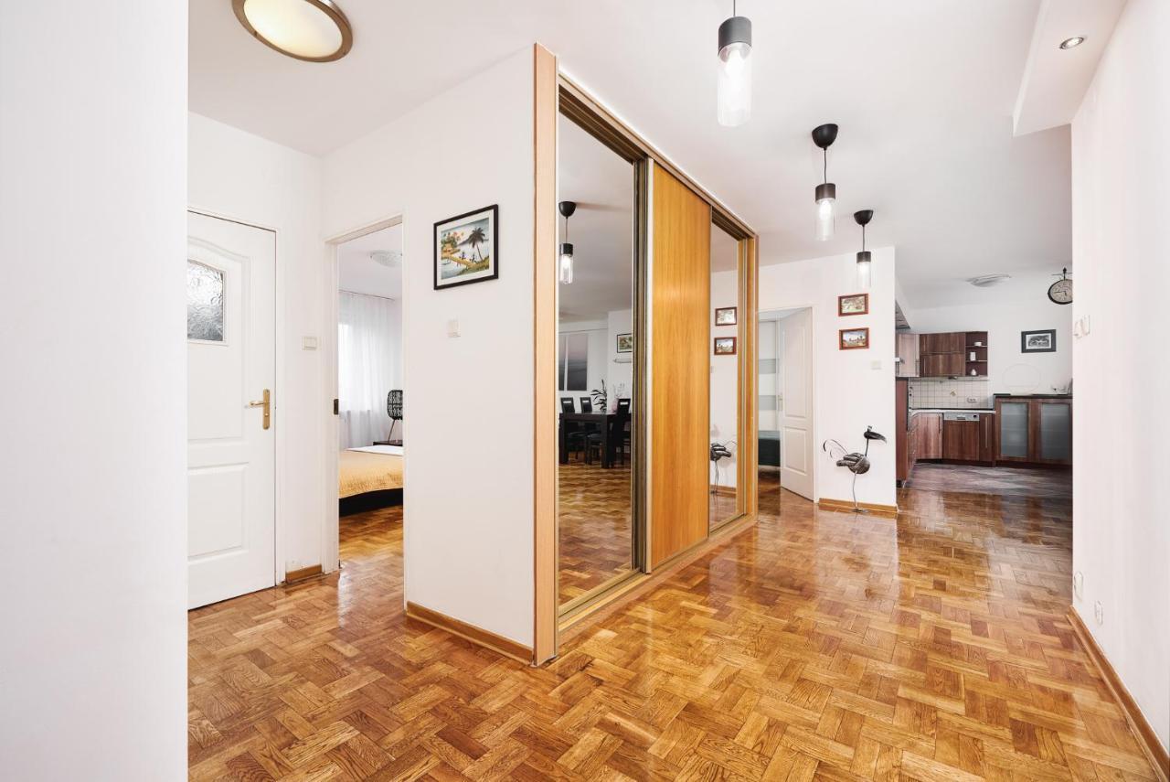 Lumina Spacious Apartment Near The Railway Station ワルシャワ エクステリア 写真