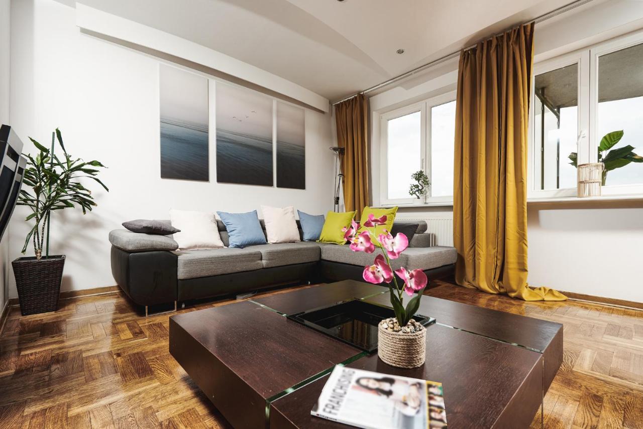 Lumina Spacious Apartment Near The Railway Station ワルシャワ エクステリア 写真