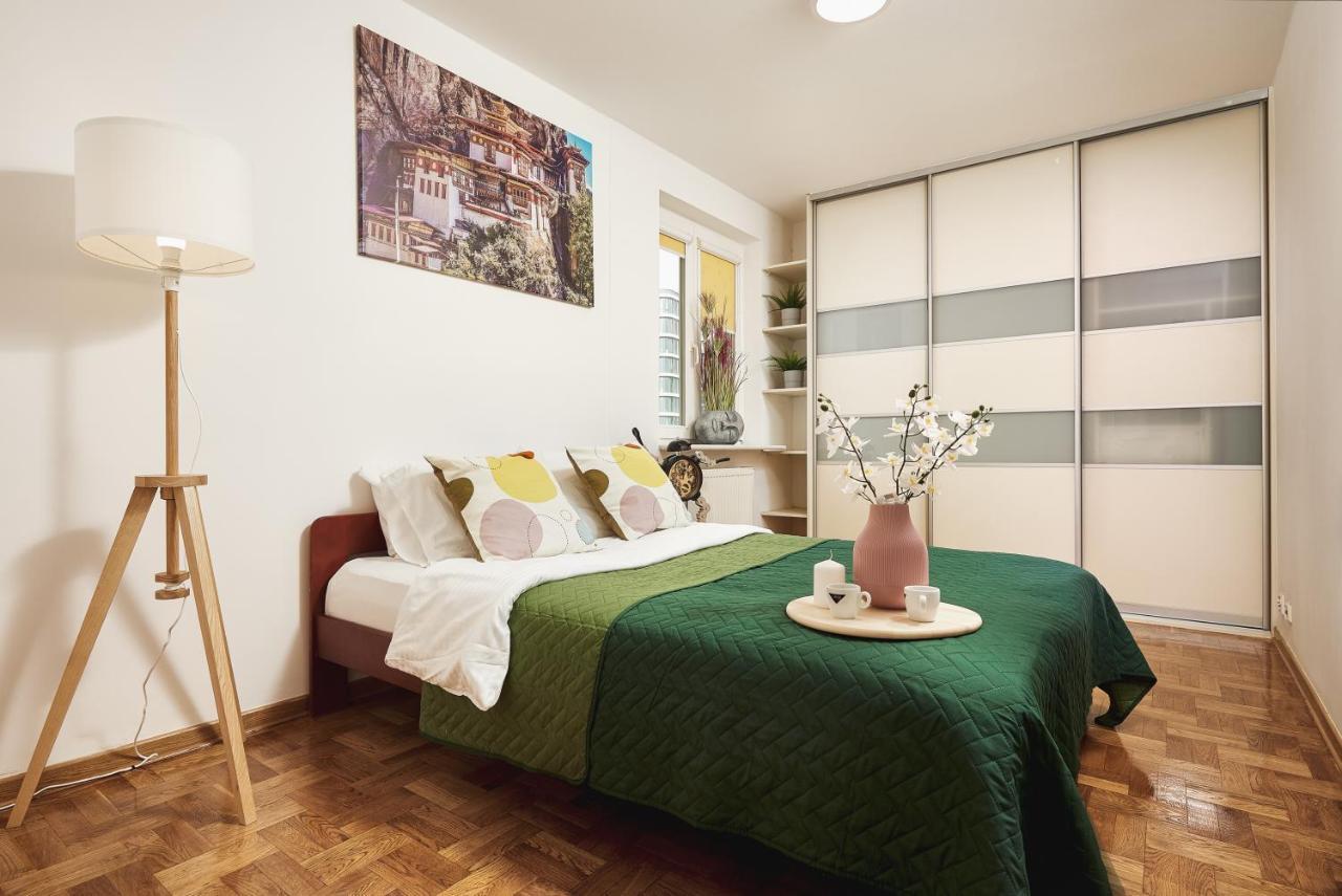 Lumina Spacious Apartment Near The Railway Station ワルシャワ エクステリア 写真