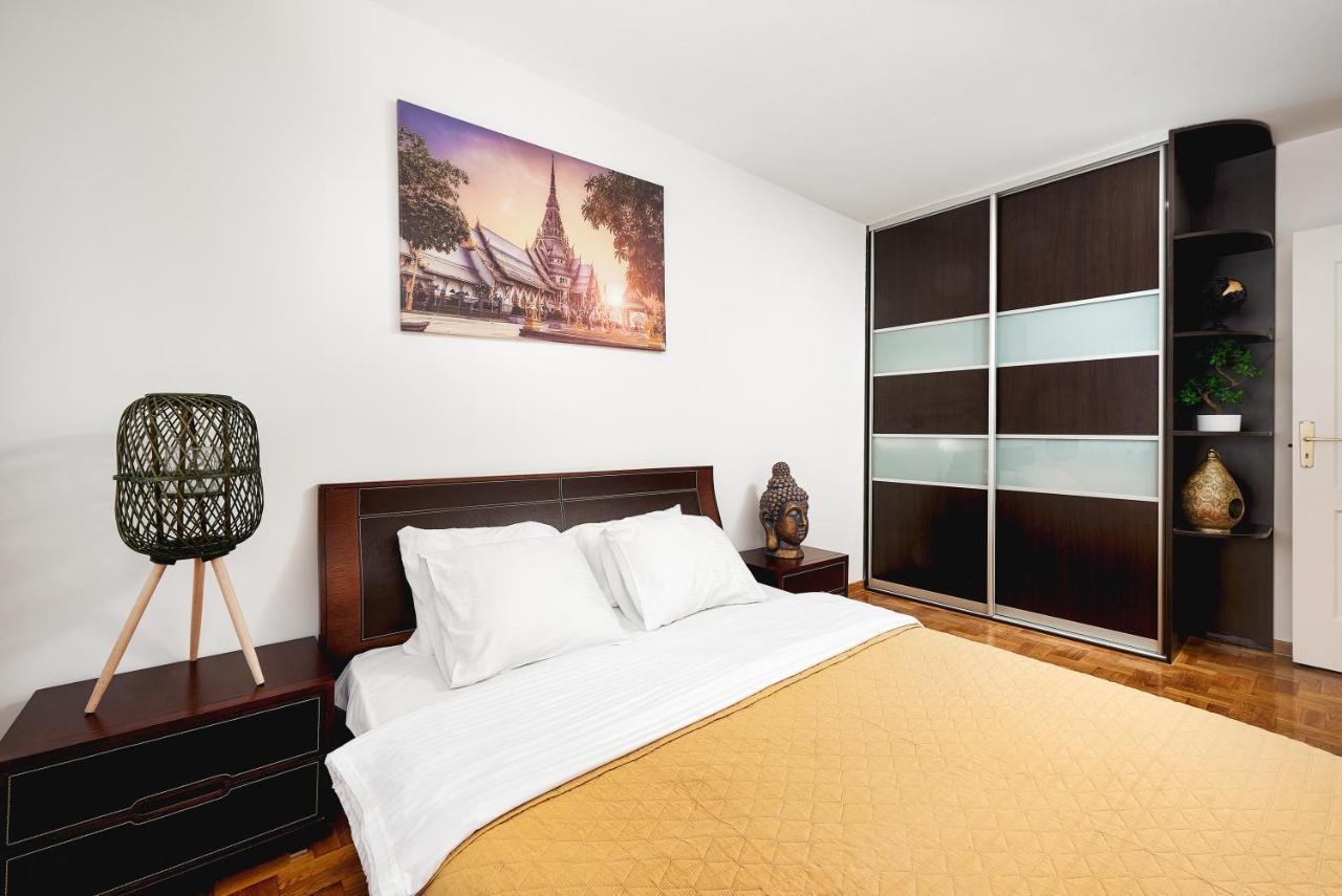Lumina Spacious Apartment Near The Railway Station ワルシャワ エクステリア 写真