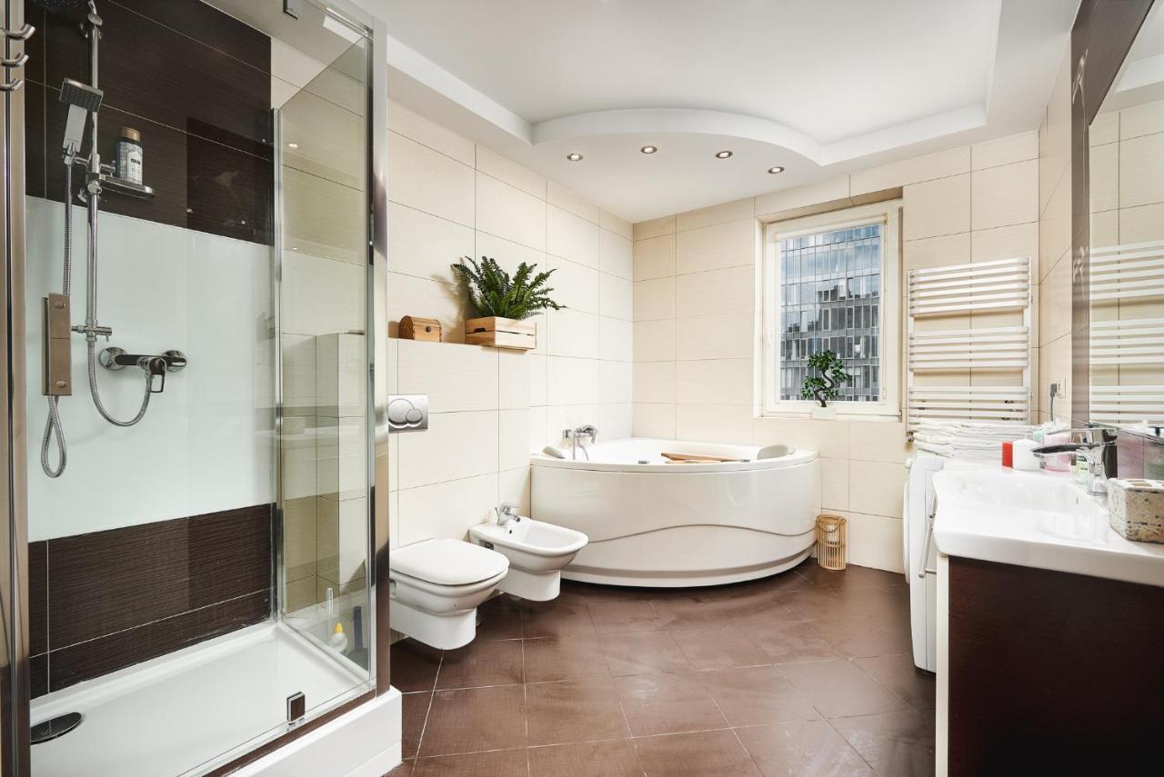 Lumina Spacious Apartment Near The Railway Station ワルシャワ エクステリア 写真
