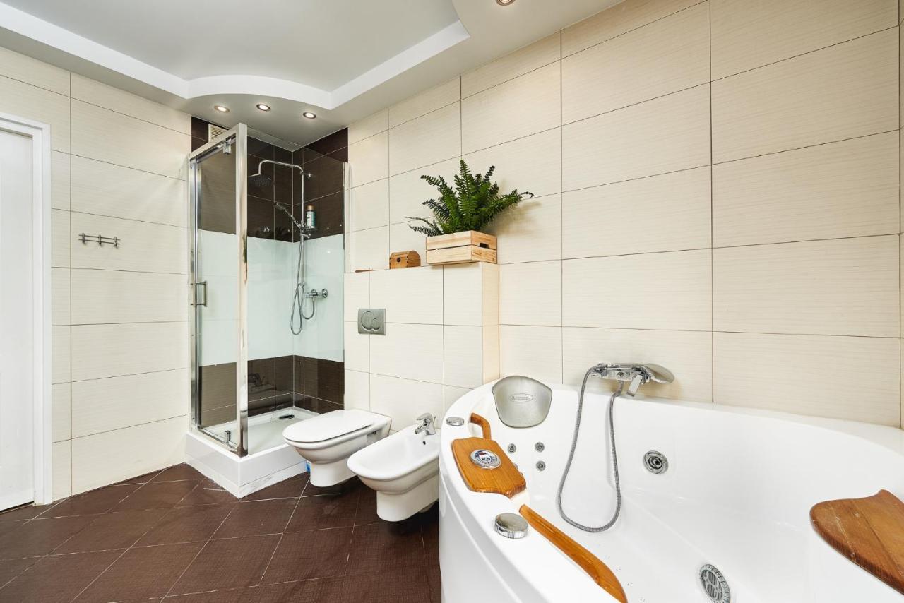 Lumina Spacious Apartment Near The Railway Station ワルシャワ エクステリア 写真