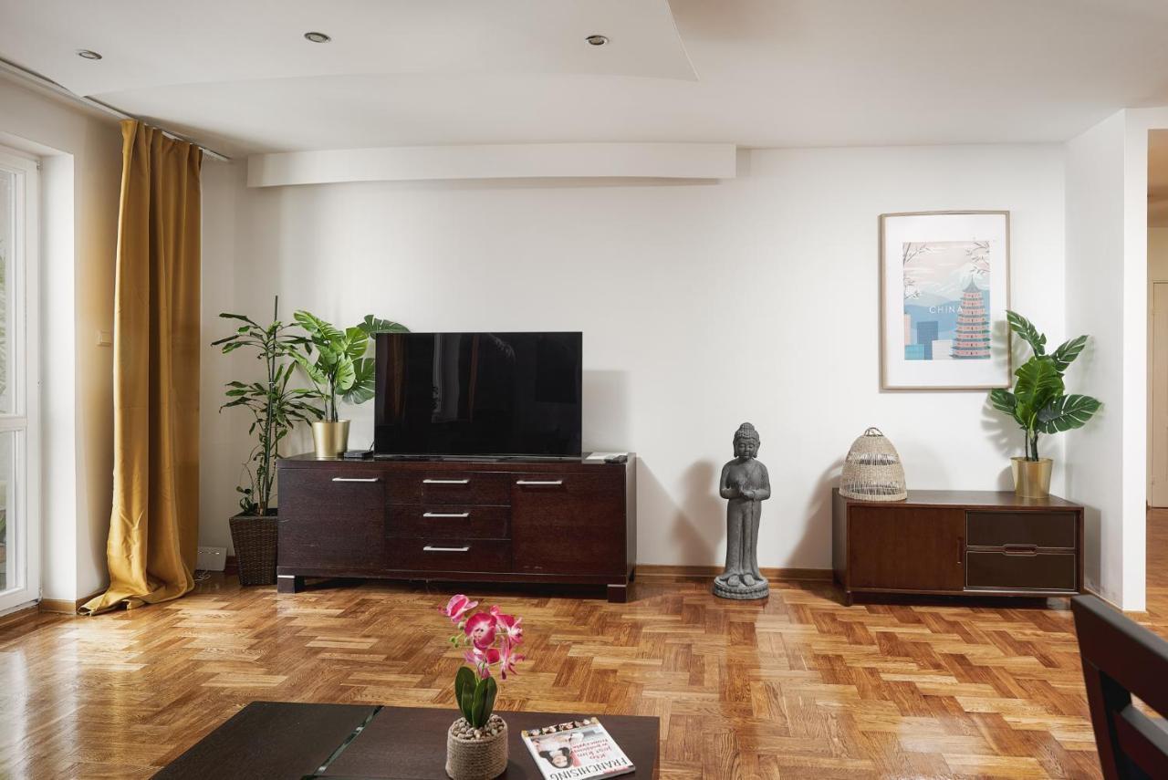 Lumina Spacious Apartment Near The Railway Station ワルシャワ エクステリア 写真